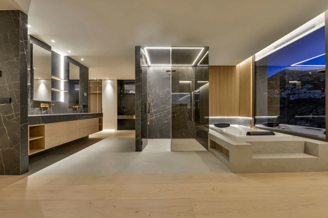 Iconic Contemporary Villa with Panoramic Sea Views