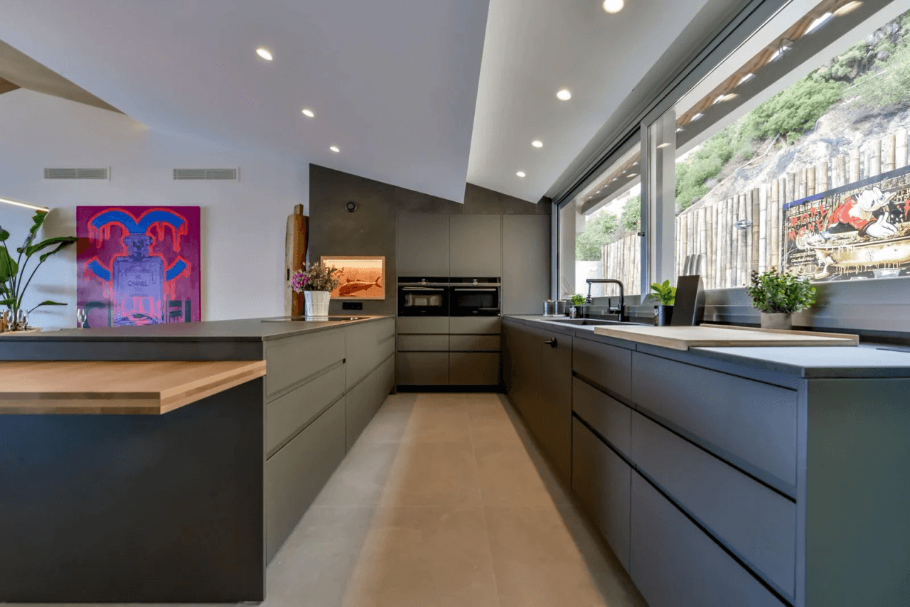 Exclusive Seafront Duplex in Mascarat, Altea