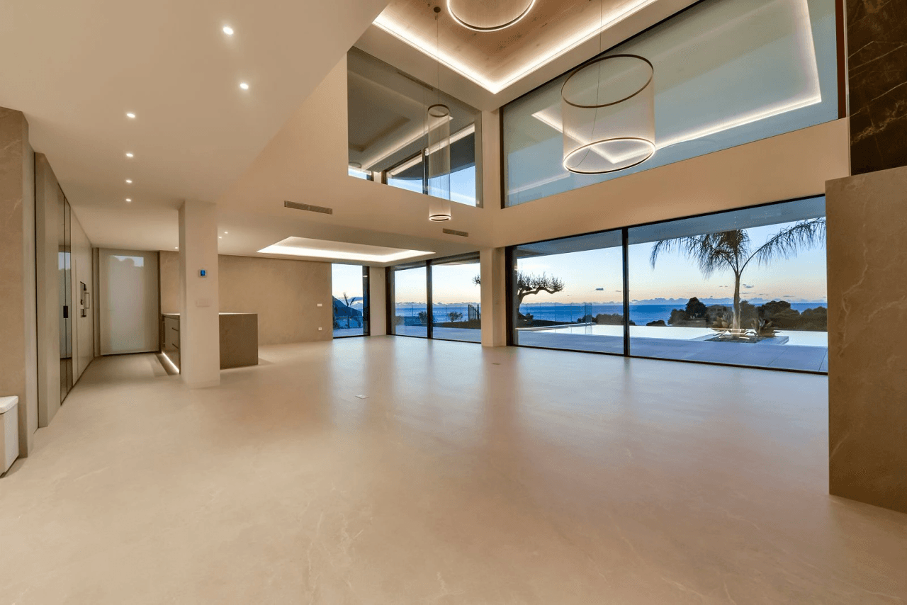 Iconic Contemporary Villa with Panoramic Sea Views