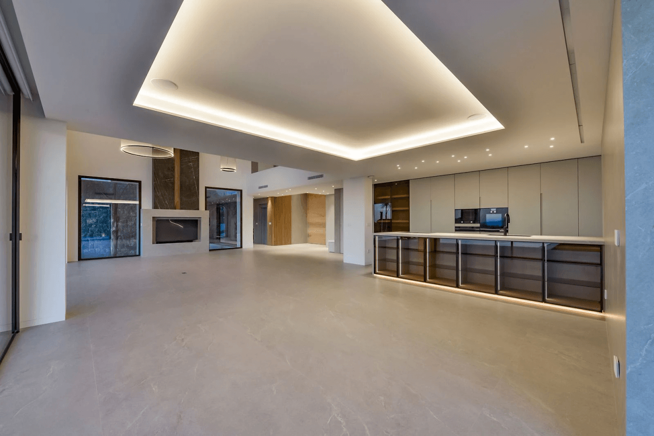 Iconic Contemporary Villa with Panoramic Sea Views