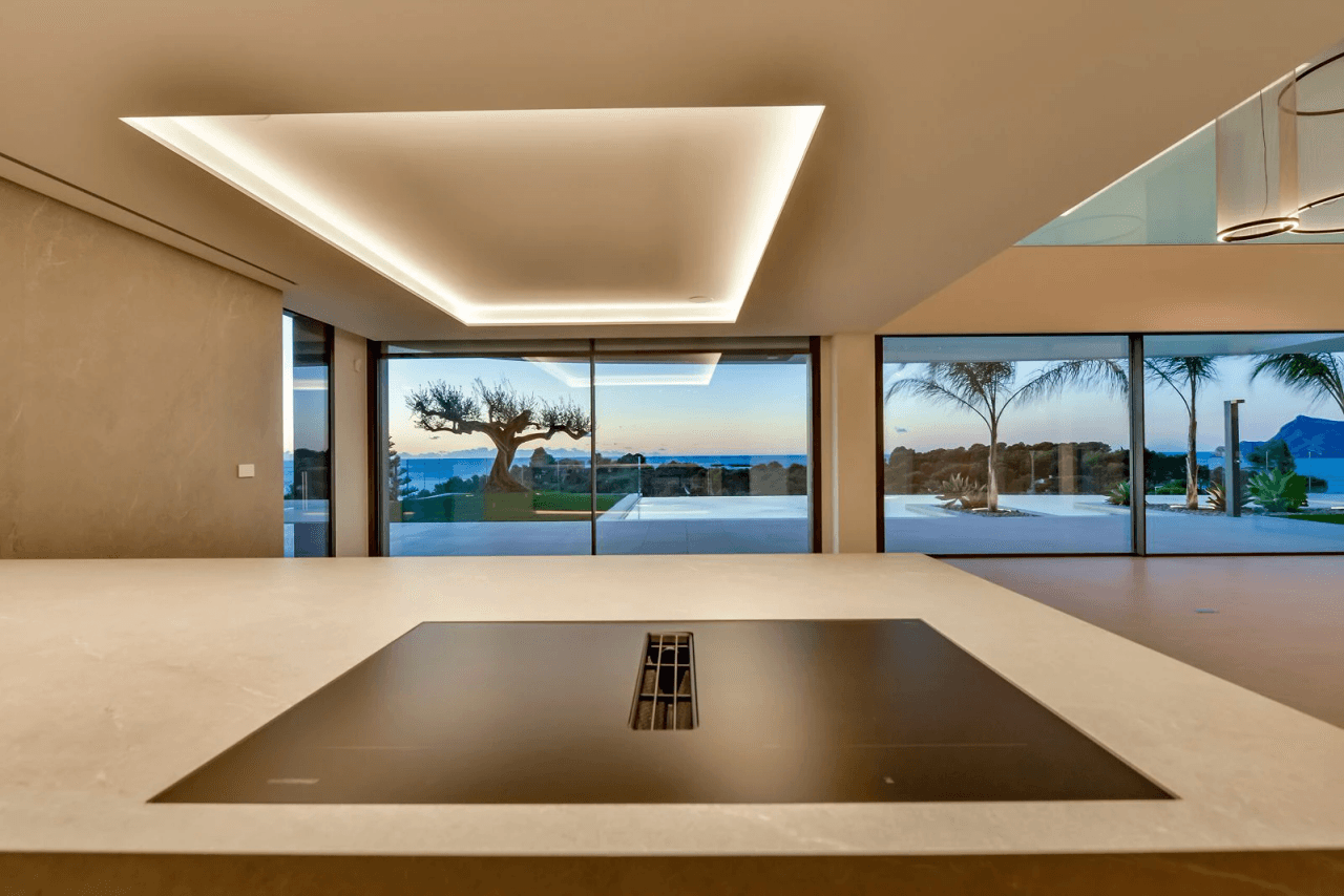 Iconic Contemporary Villa with Panoramic Sea Views