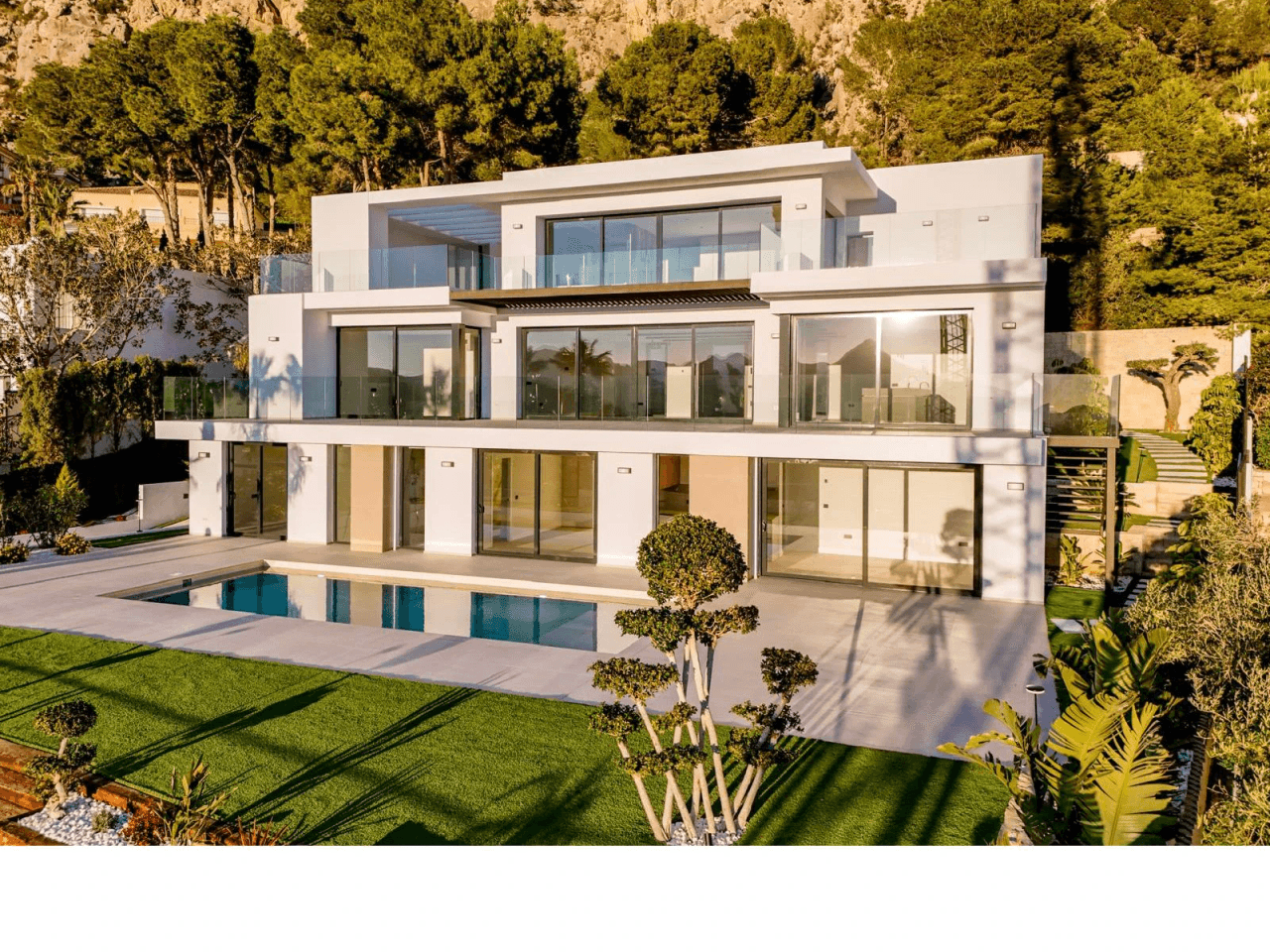 Luxury Villa in Altea Hills with Panoramic Mediterranean Views