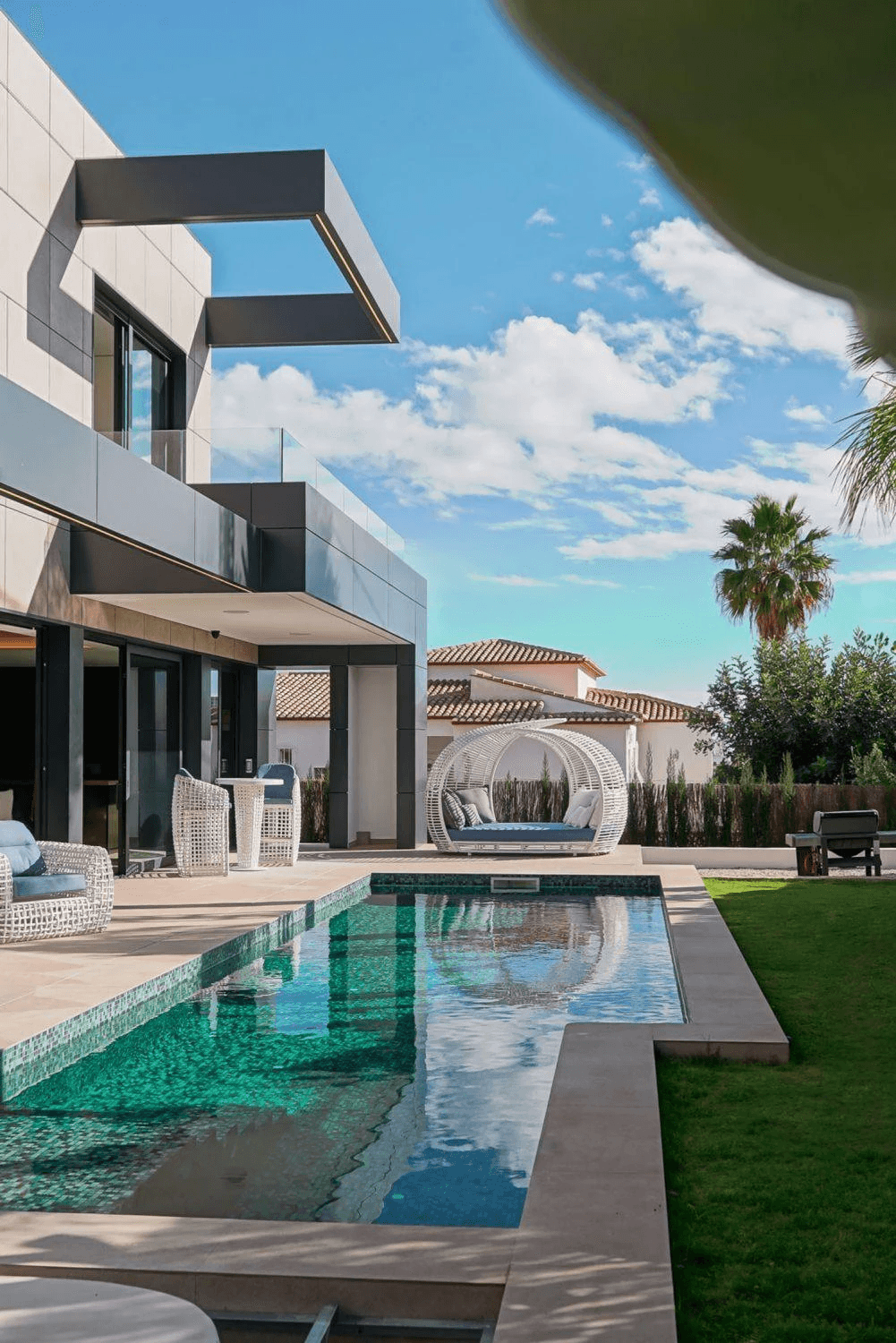 Impressive luxury villa in a minimalist style that combines luxury and comfort.