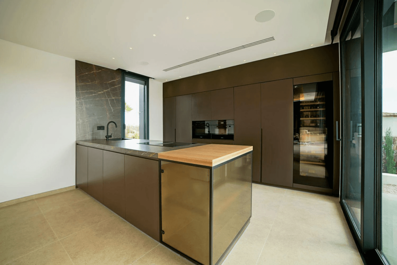Impressive luxury villa in a minimalist style that combines luxury and comfort.