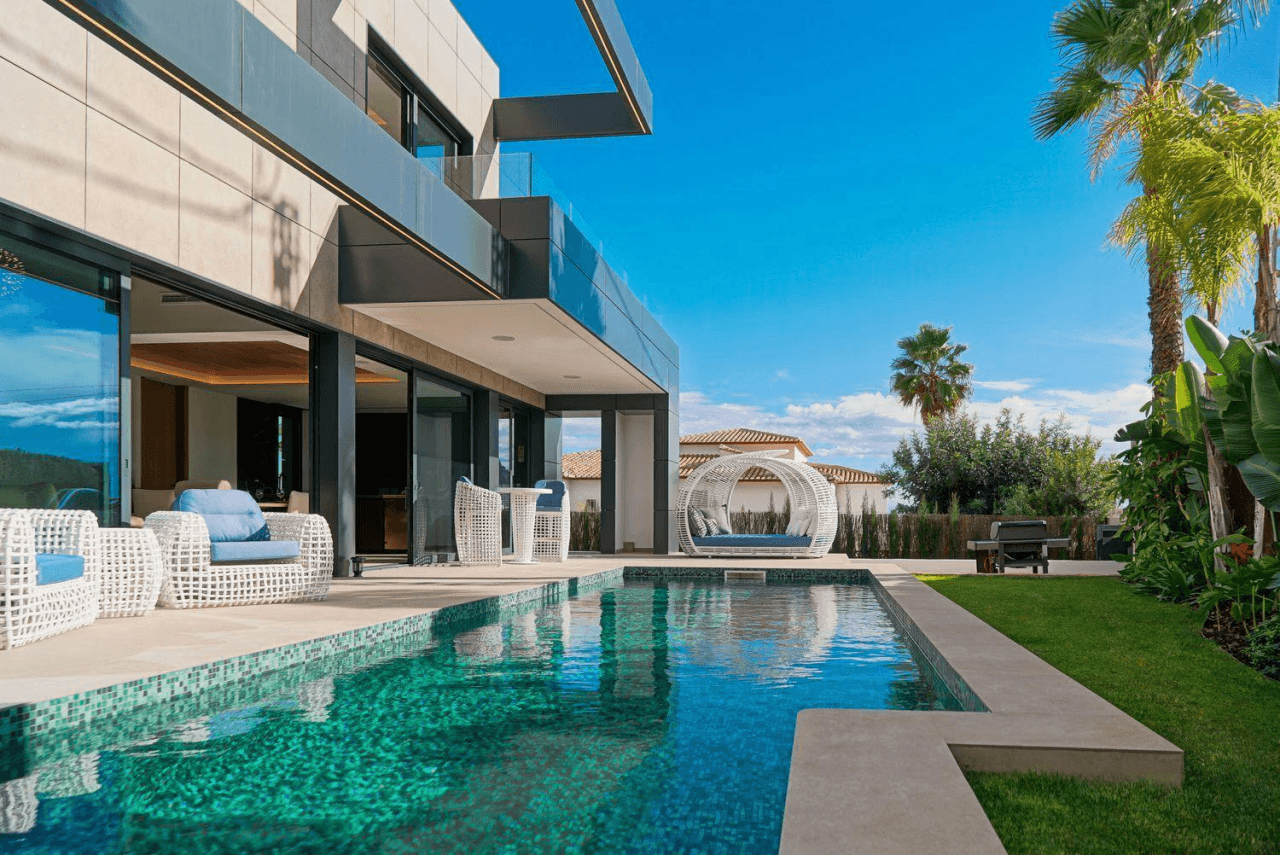 Impressive luxury villa in a minimalist style that combines luxury and comfort.