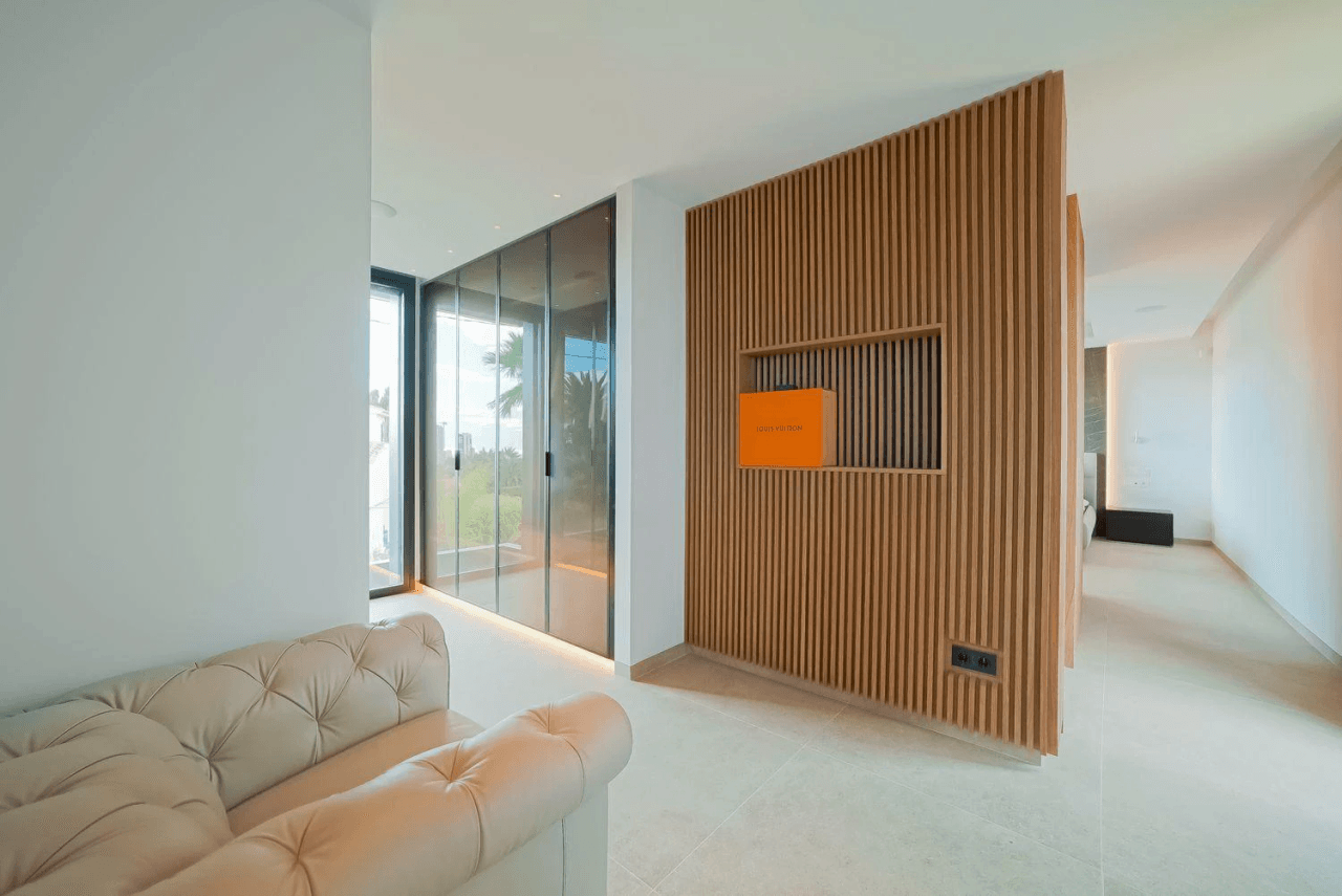 Impressive luxury villa in a minimalist style that combines luxury and comfort.