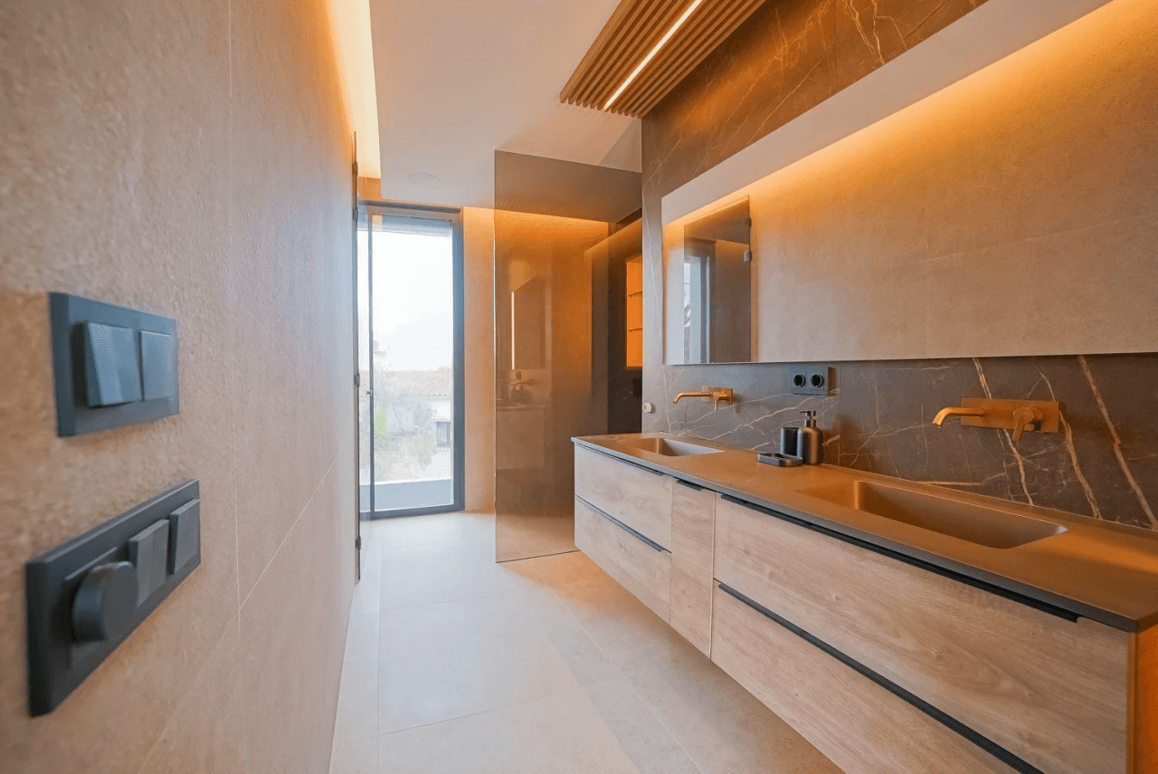 Impressive luxury villa in a minimalist style that combines luxury and comfort.