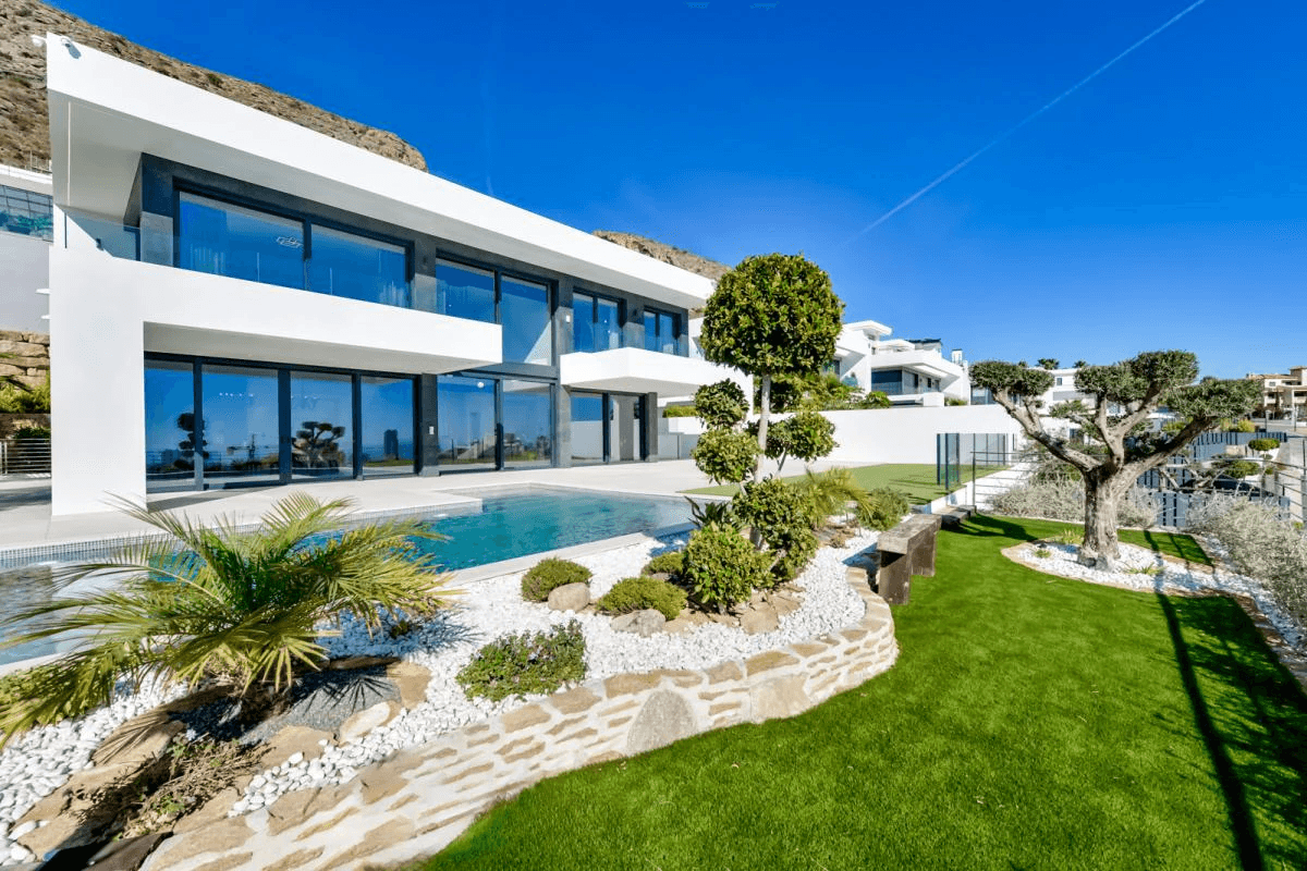 Villa for sale in Finestrat