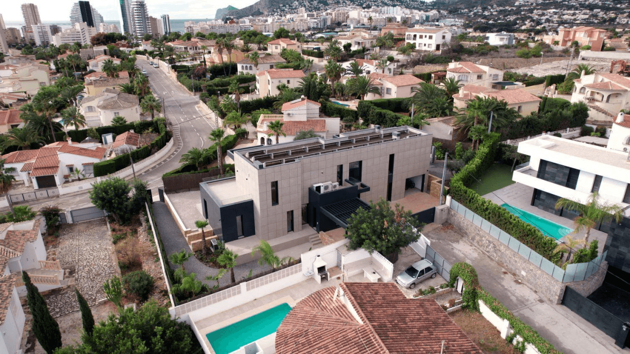 Impressive luxury villa in a minimalist style that combines luxury and comfort.