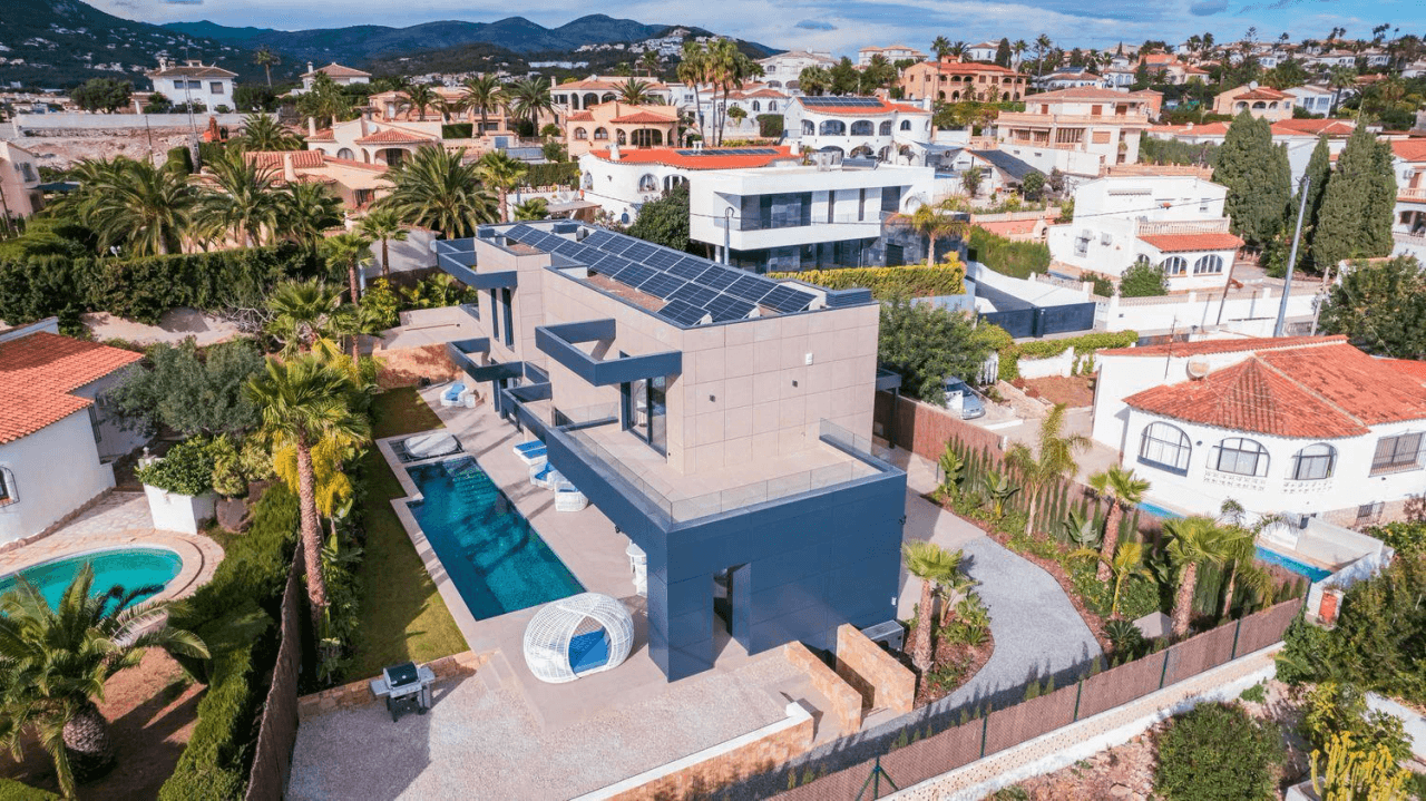 Impressive luxury villa in a minimalist style that combines luxury and comfort.