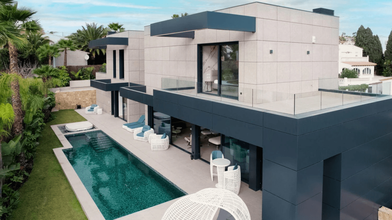 Impressive luxury villa in a minimalist style that combines luxury and comfort.