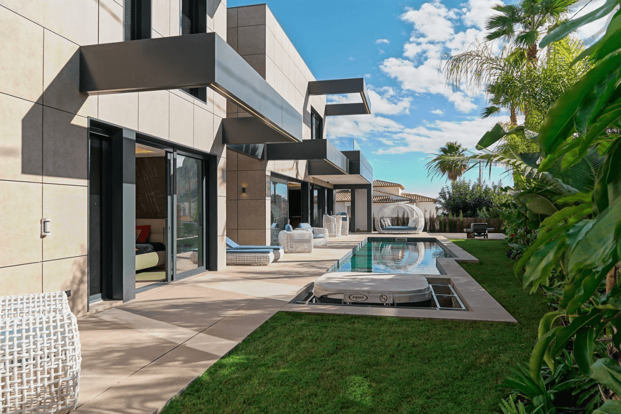 Impressive luxury villa in a minimalist style that combines luxury and comfort.