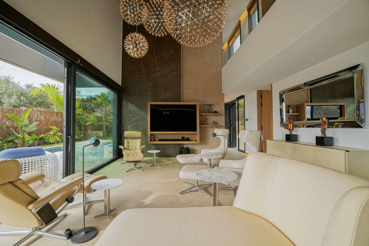 Impressive luxury villa in a minimalist style that combines luxury and comfort.