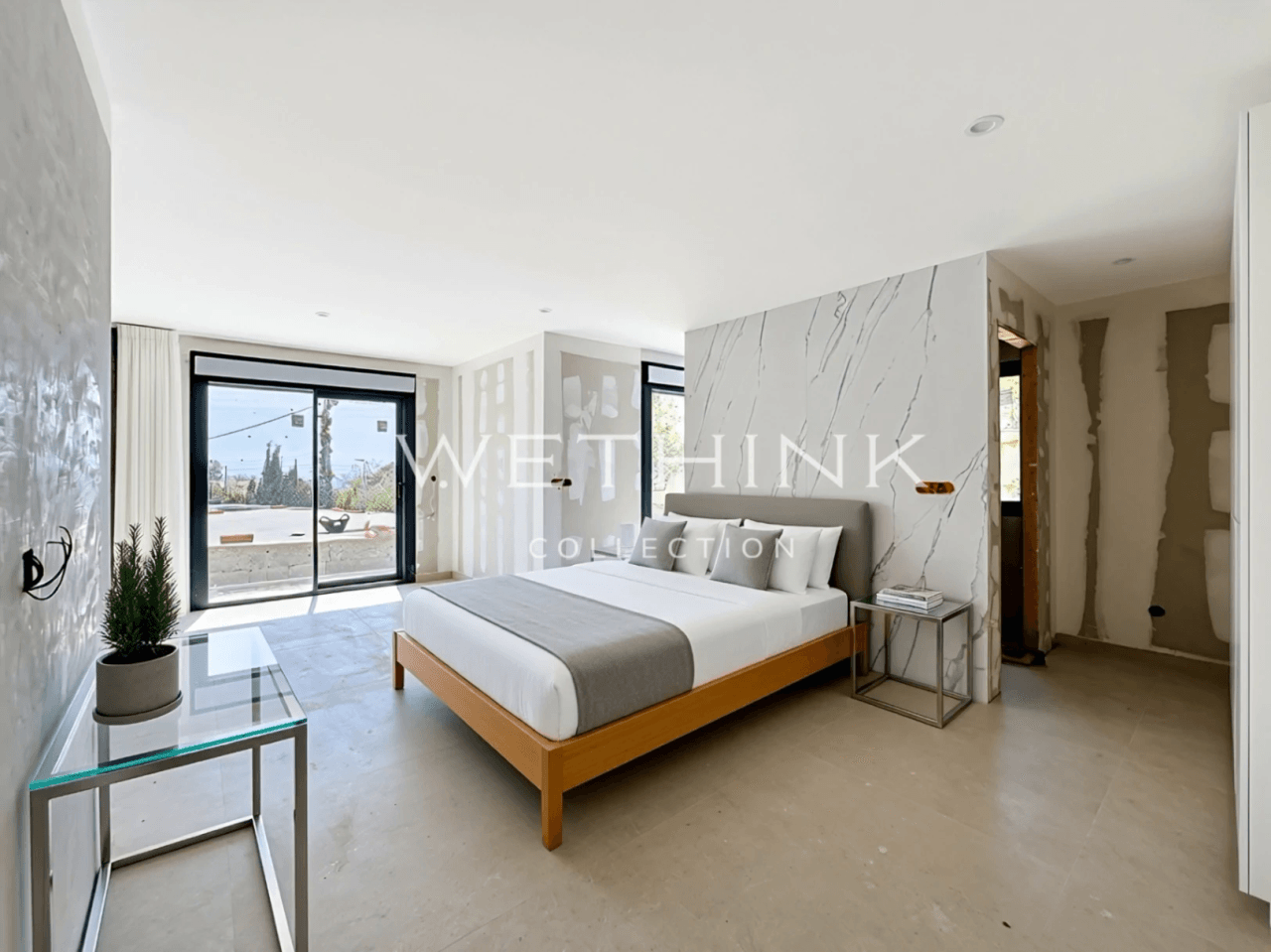 Elegant Villa with Guest Apartment by the Golf Course