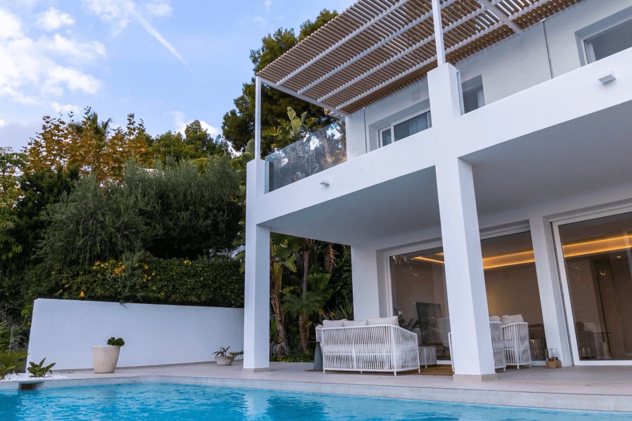 Villa Sa Roqueta – Contemporary Mediterranean Architecture in a Private Setting