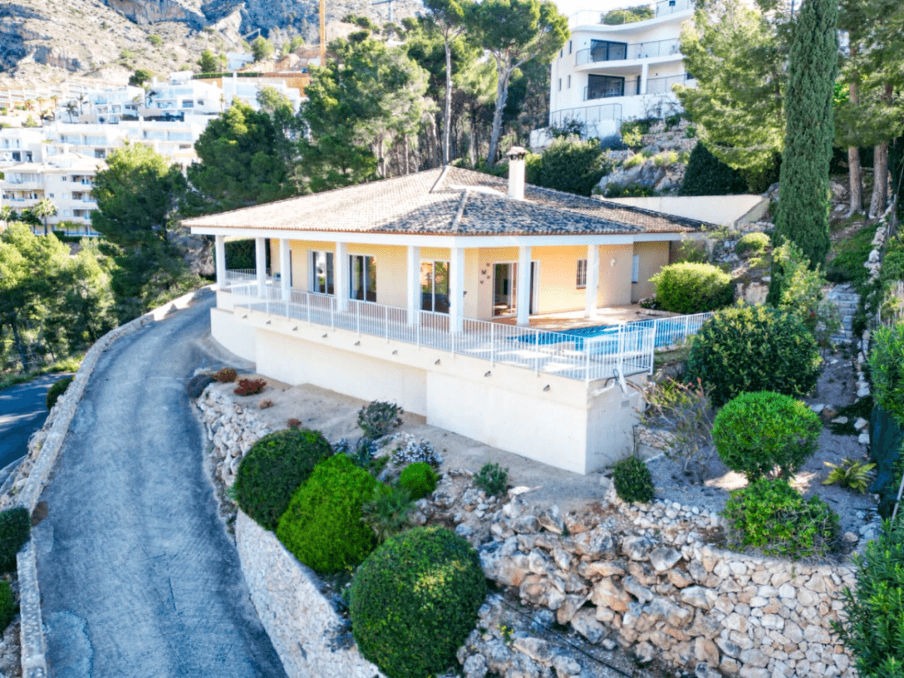 Single-Level Villa with Panoramic Sea Views for Sale in Altea La Vella