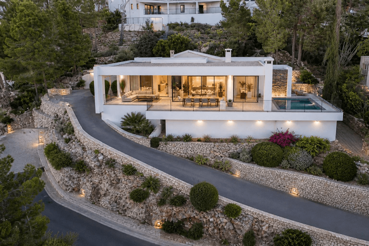 Single-Level Villa with Panoramic Sea Views for Sale in Altea La Vella