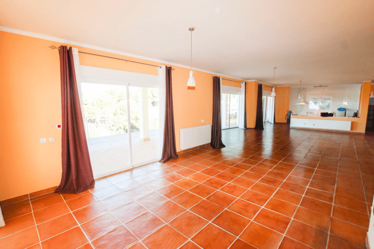 Single-Level Villa with Panoramic Sea Views for Sale in Altea La Vella