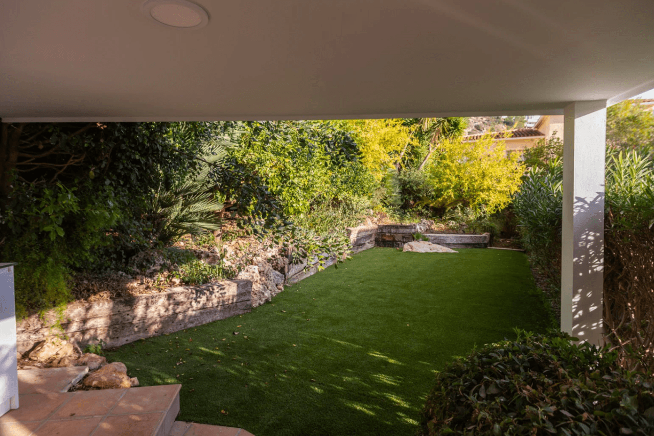 Villa Sa Roqueta – Contemporary Mediterranean Architecture in a Private Setting