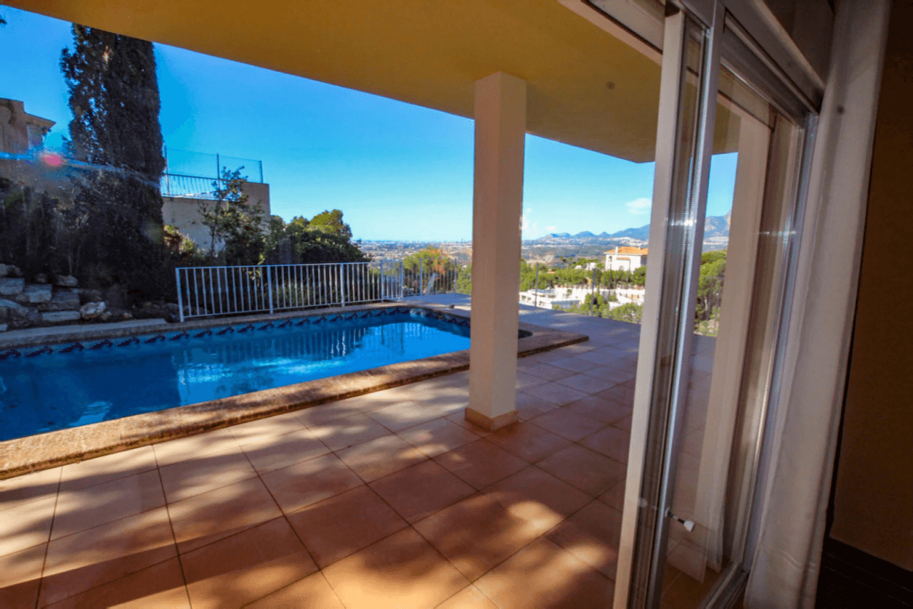 Single-Level Villa with Panoramic Sea Views for Sale in Altea La Vella