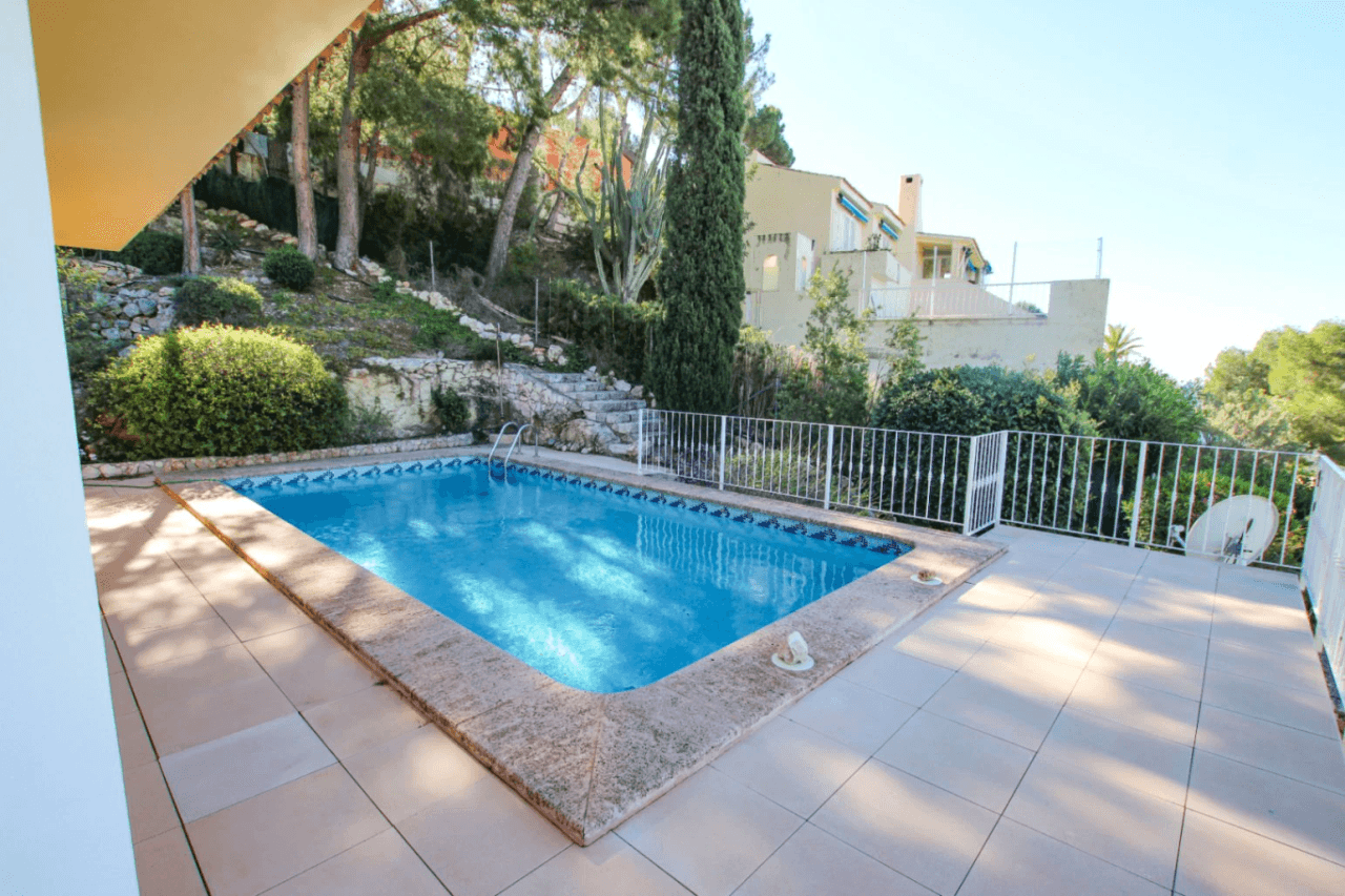 Single-Level Villa with Panoramic Sea Views for Sale in Altea La Vella