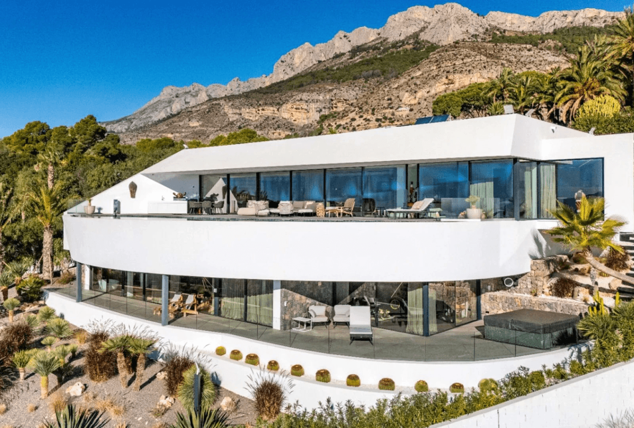 Luksusowa willa rzeźbiarska z panoramicznymi widokami na Morze Śródziemne w Altea Sierra