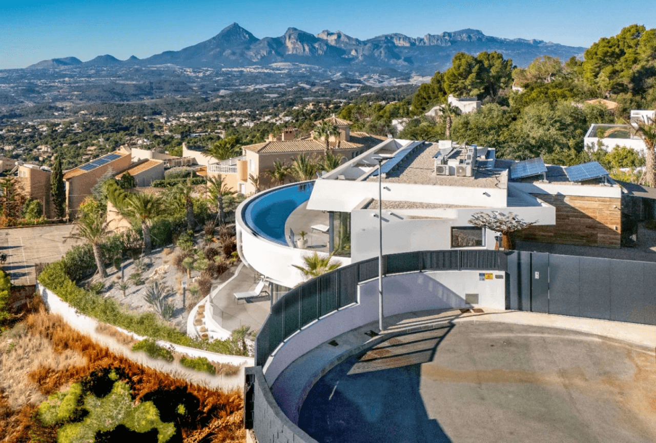 Luksusowa willa rzeźbiarska z panoramicznymi widokami na Morze Śródziemne w Altea Sierra