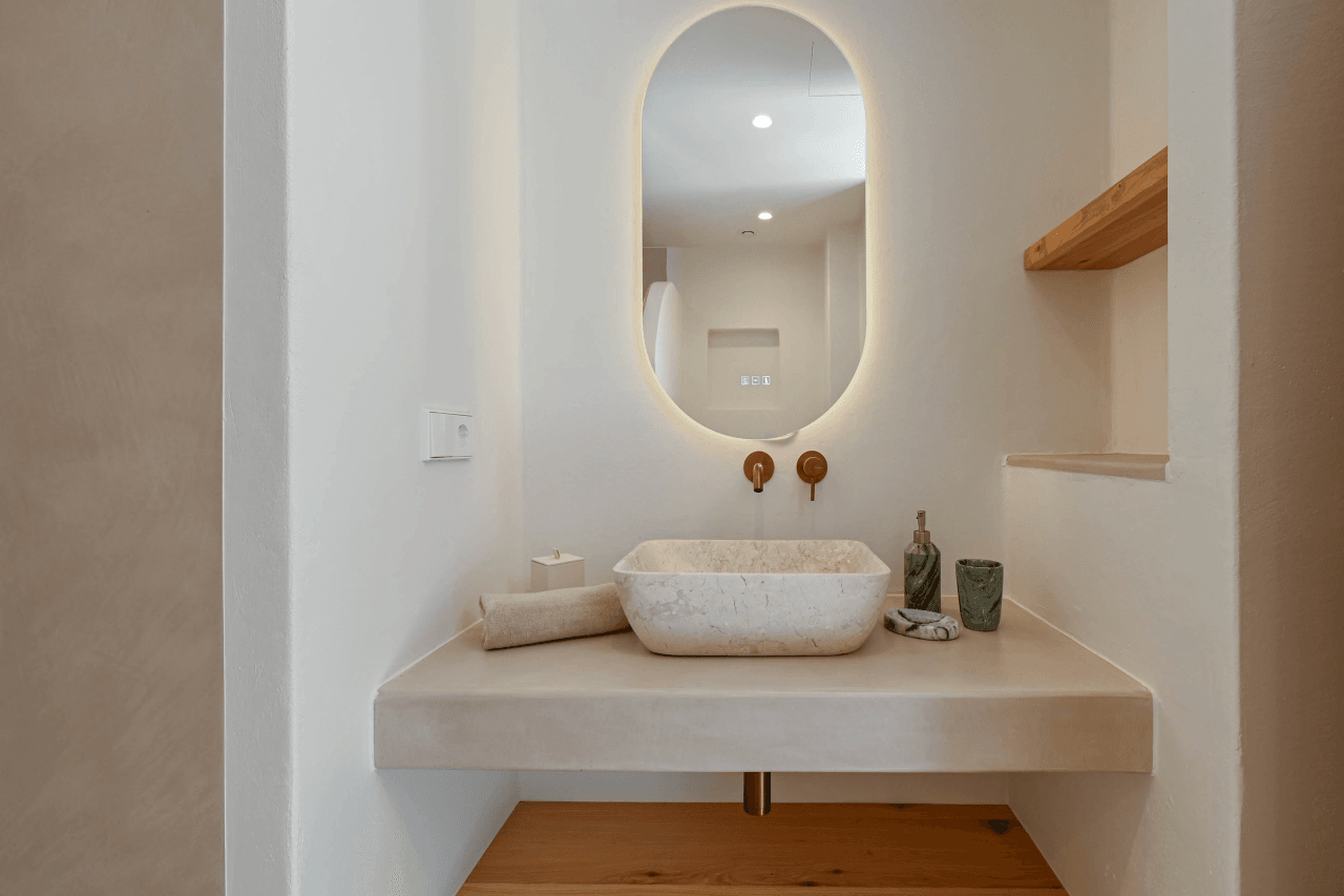 Exclusieve designvilla in Moraira met luxe buitenleven en panoramisch uitzicht