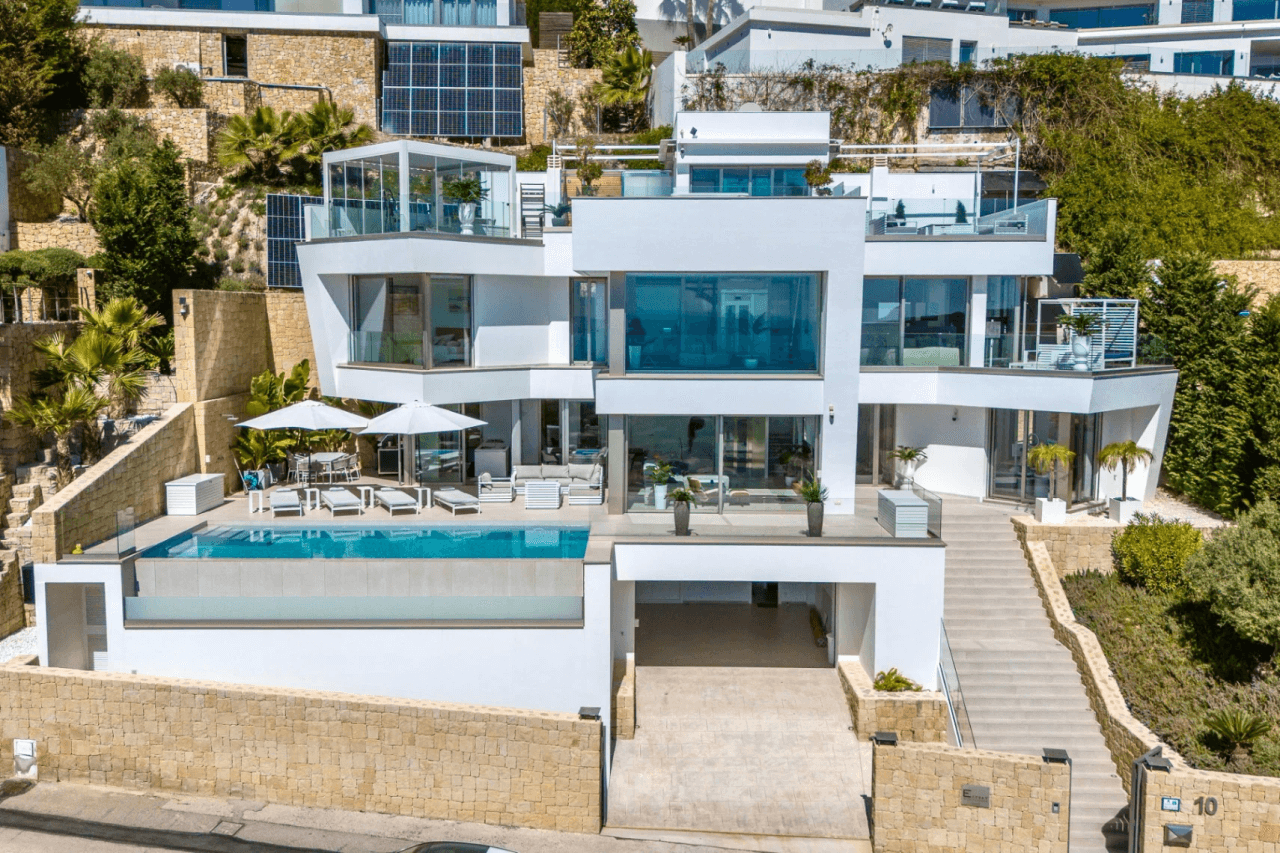 Villa de luxe exceptionnelle à Moraira – Où le design, la technologie et la vue sur la mer se rencontrent