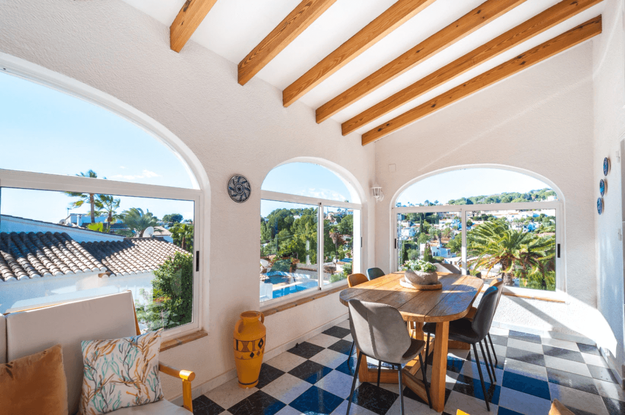 Mediterrane Villa mit Südwest-Ausrichtung in Benissa nahe dem San Jaime Golfclub.