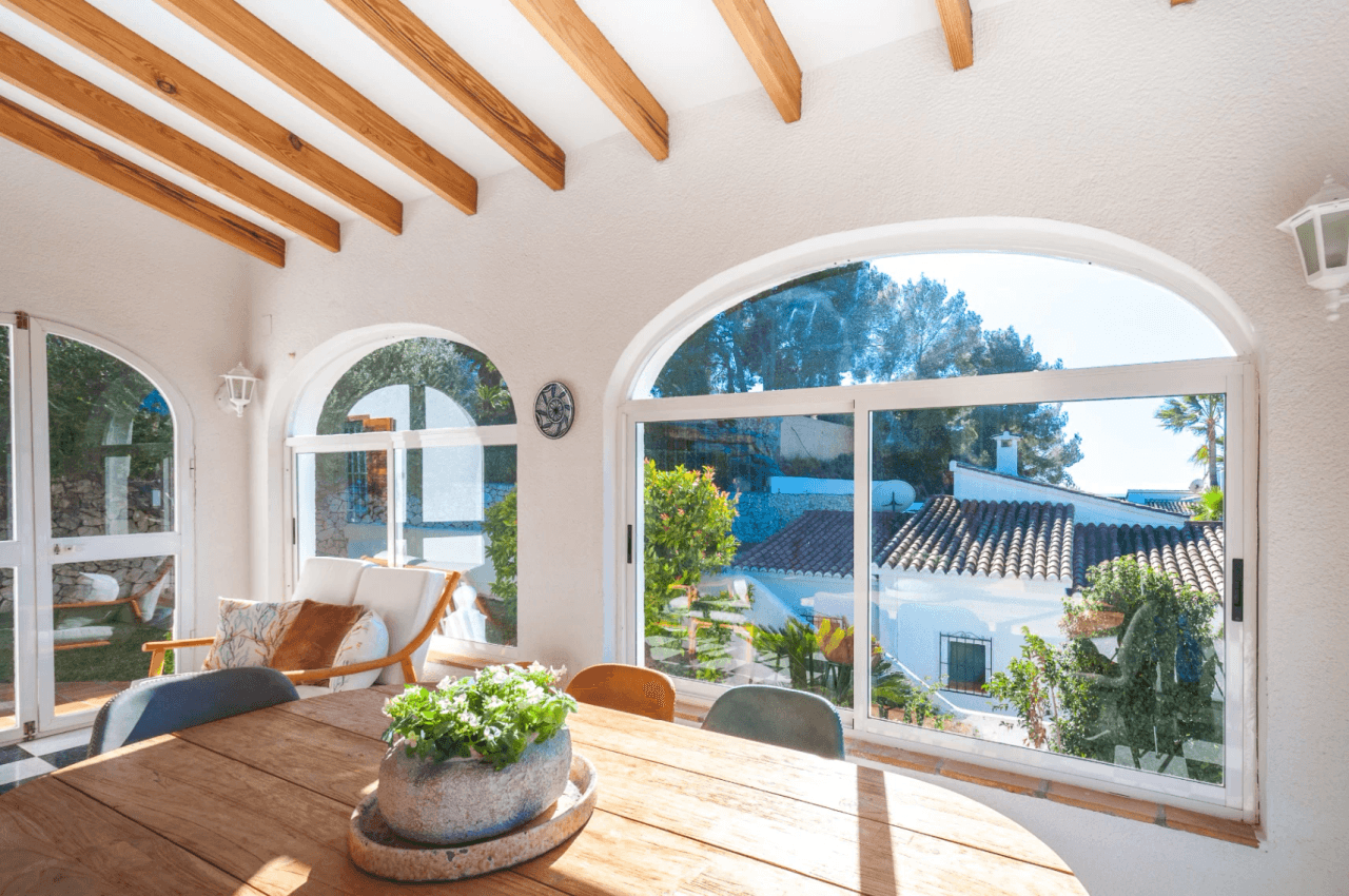 Mediterrane Villa mit Südwest-Ausrichtung in Benissa nahe dem San Jaime Golfclub.