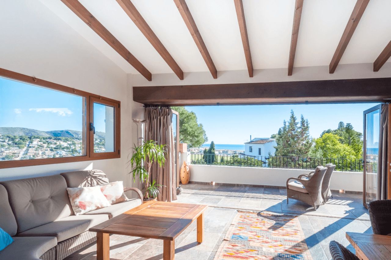 Zeezicht villa te koop in Moraira op loopafstand van het strand