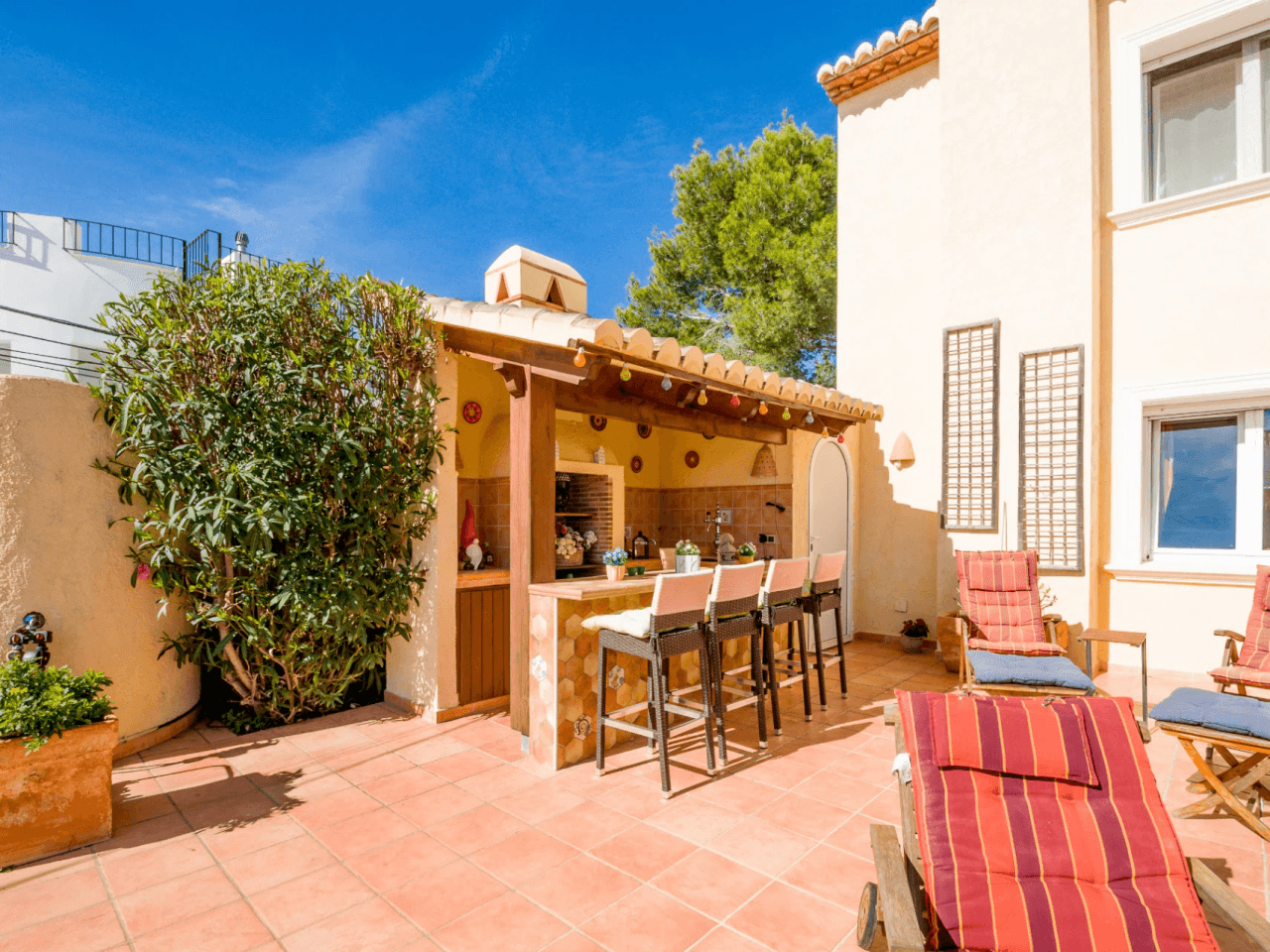 Villa in Benissa mit Meerblick und separatem Gästeapartment