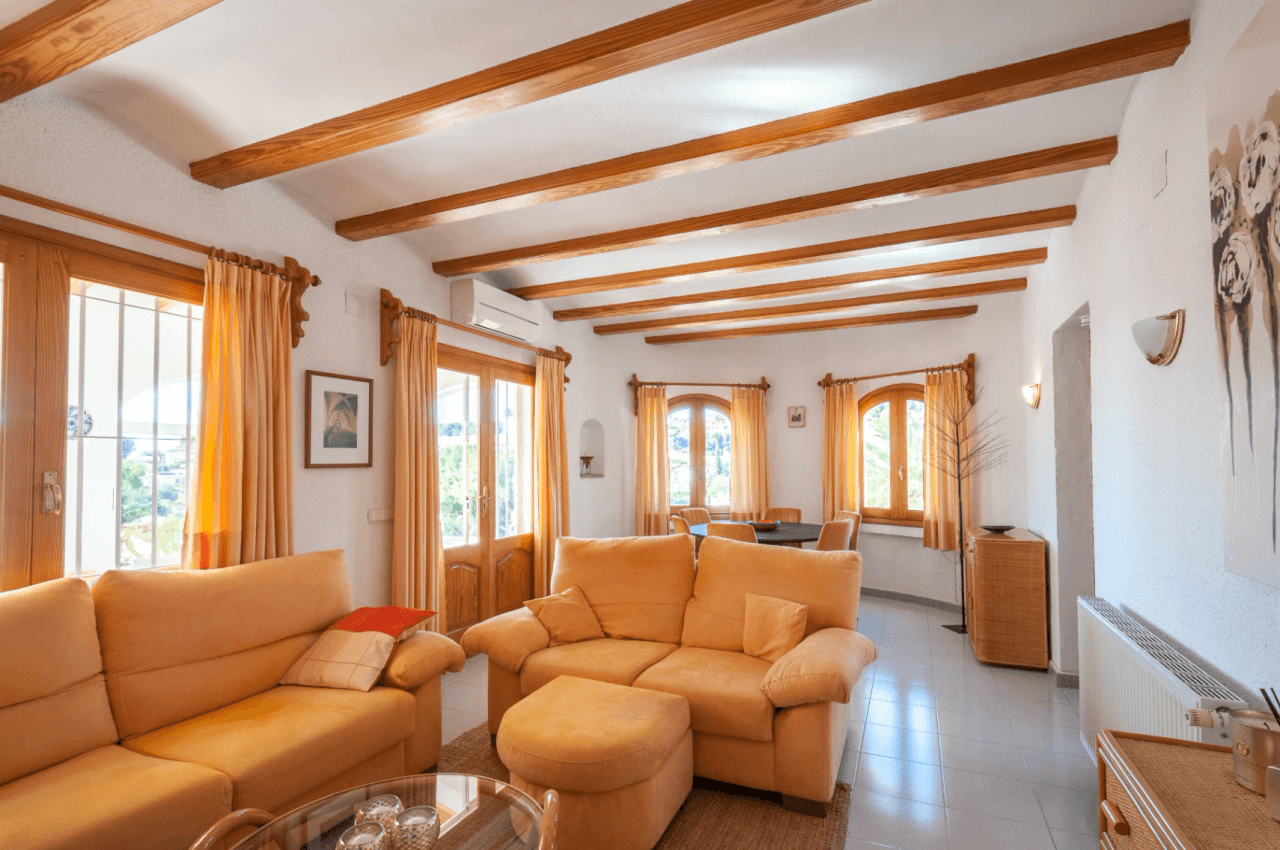 Mediterrane Villa mit Südwest-Ausrichtung in Benissa nahe dem San Jaime Golfclub.