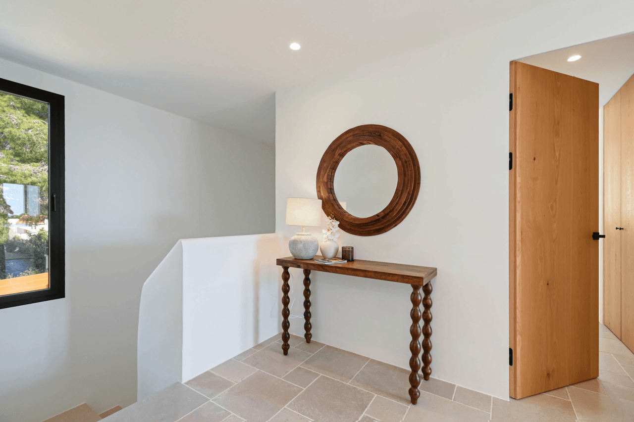 Exclusieve designvilla in Moraira met luxe buitenleven en panoramisch uitzicht