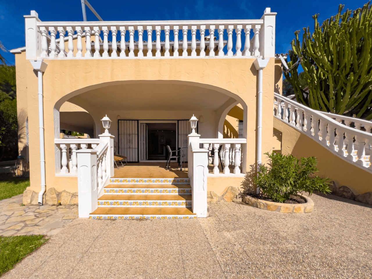 Zeezicht Villa te koop in Moraira op loopafstand van het centrum
