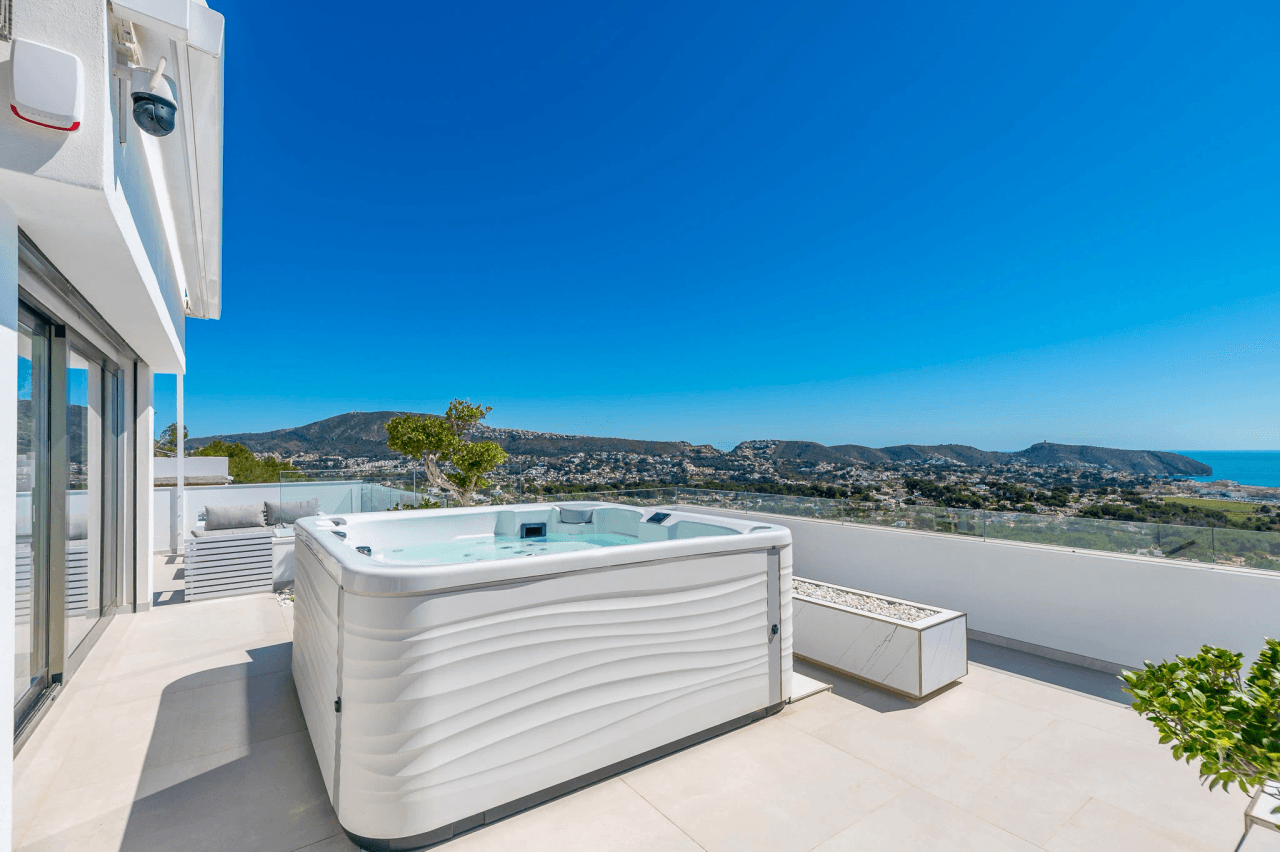 Uitzonderlijke Luxe Villa in Moraira – Waar Design, Technologie en Zeezicht Samenkomen