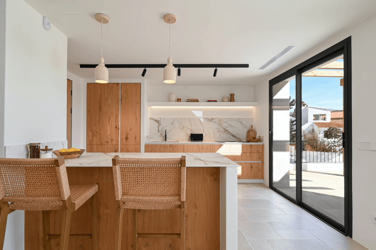 Exclusieve designvilla in Moraira met luxe buitenleven en panoramisch uitzicht