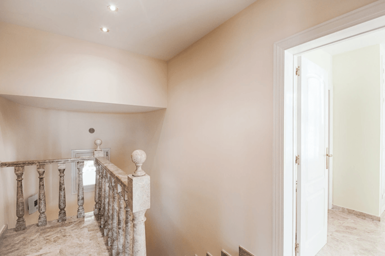 Grote Elegante Villa met Zeezicht Te Koop in Moraira