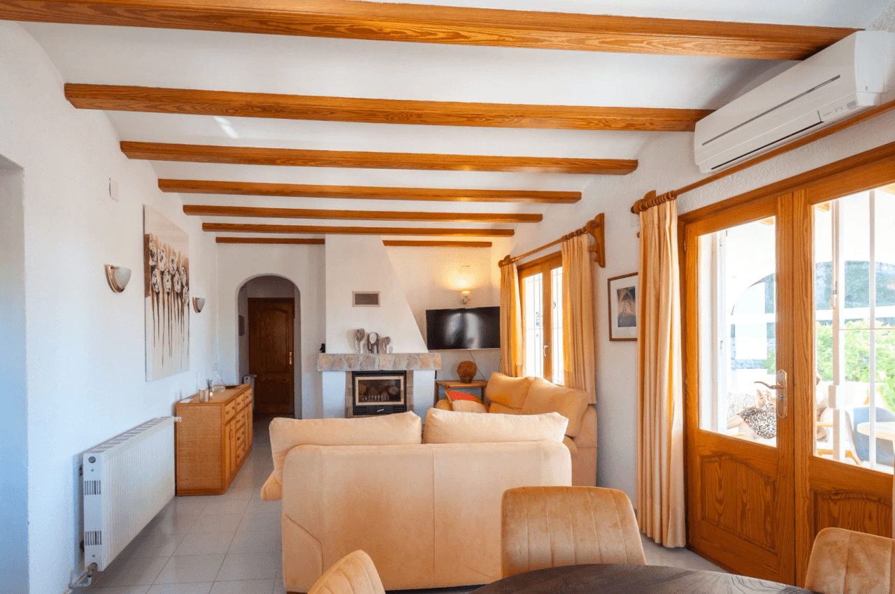 Mediterrane Villa mit Südwest-Ausrichtung in Benissa nahe dem San Jaime Golfclub.