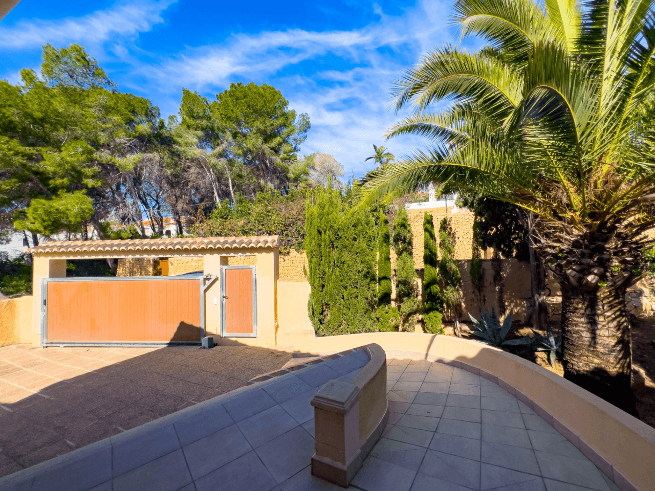Zeezicht Villa te koop in Moraira op loopafstand van het centrum