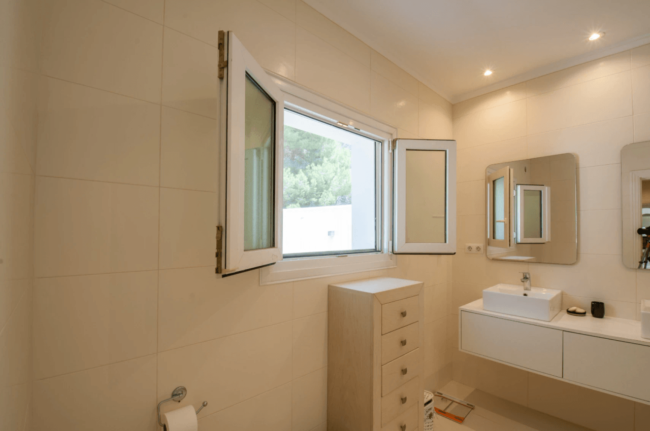 Grote Elegante Villa met Zeezicht Te Koop in Moraira