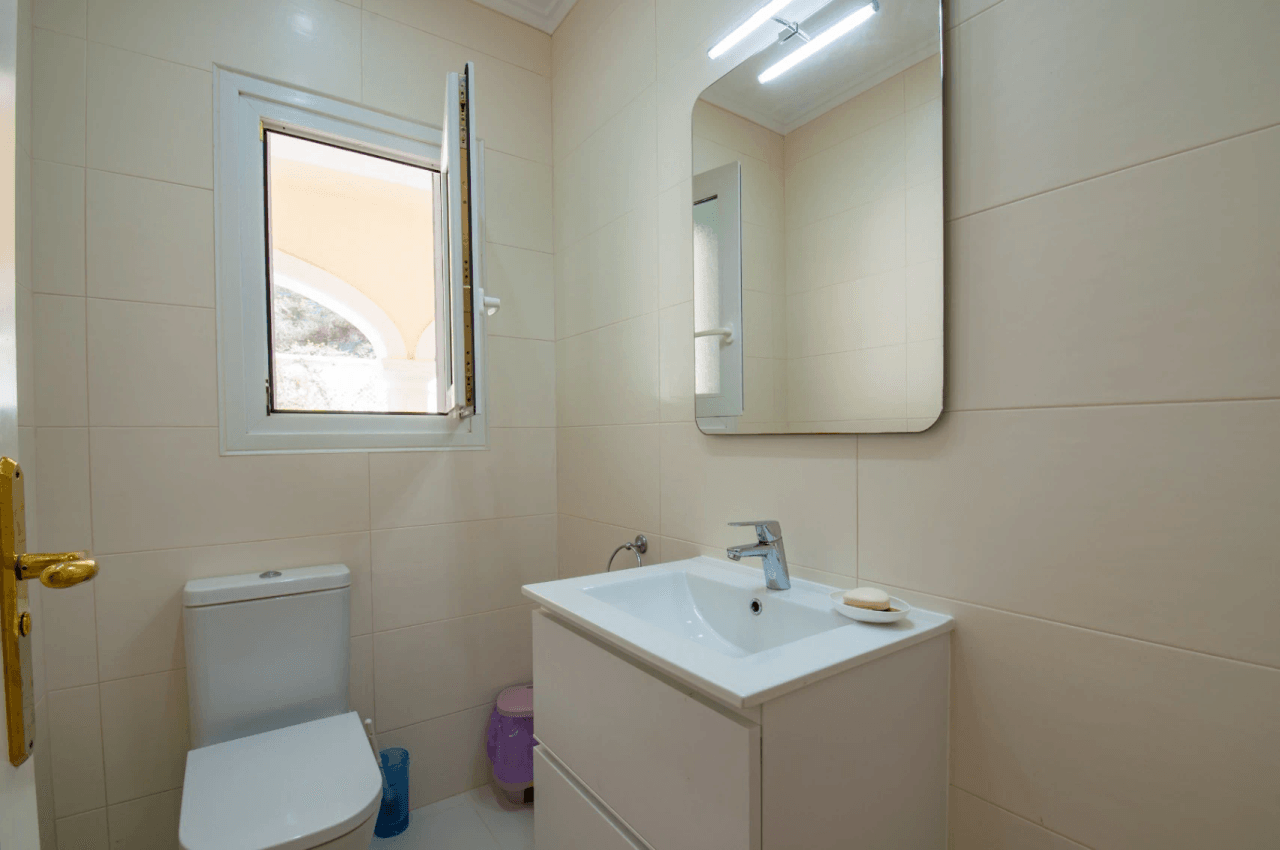 Grote Elegante Villa met Zeezicht Te Koop in Moraira