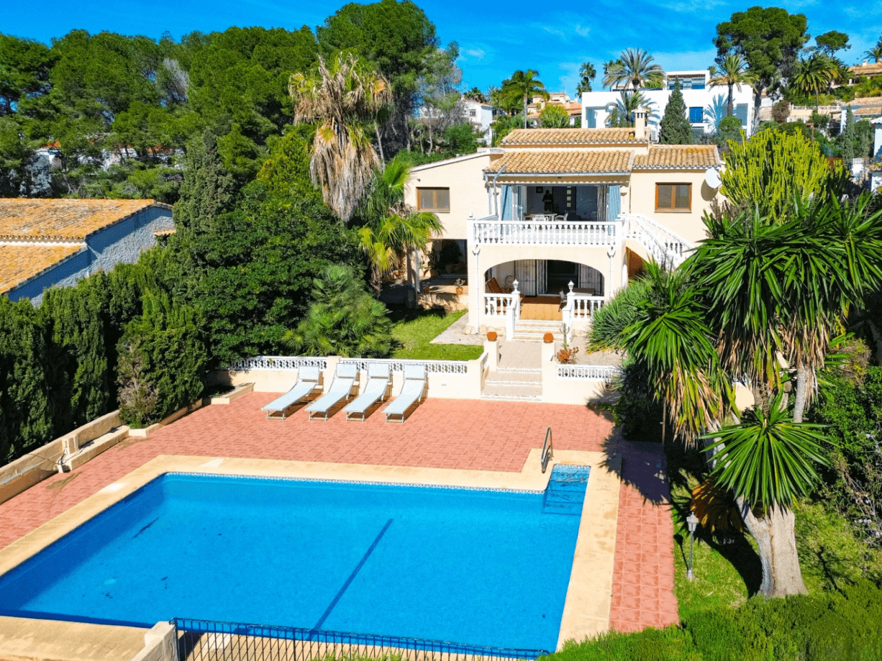 Zeezicht Villa te koop in Moraira op loopafstand van het centrum