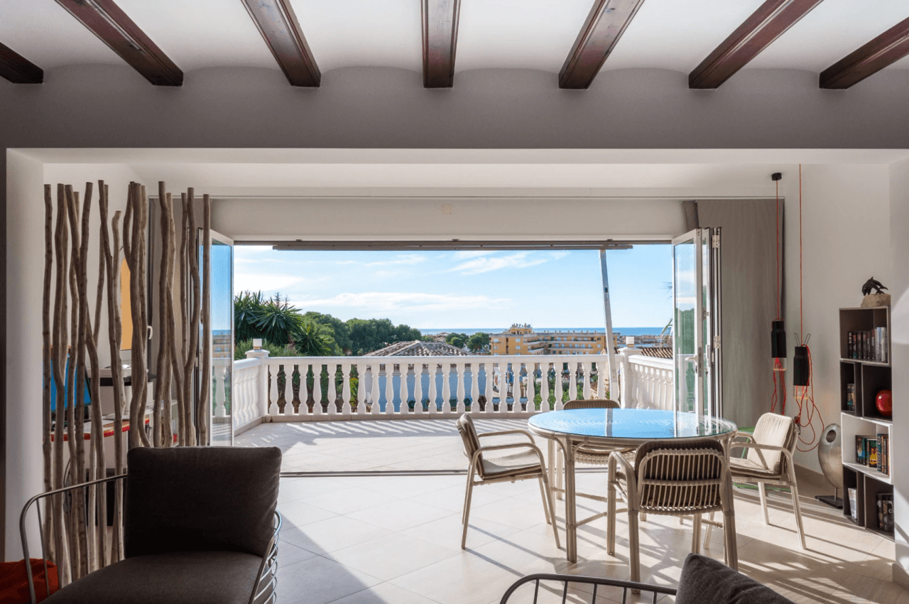 Zeezicht Villa te koop in Moraira op loopafstand van het centrum