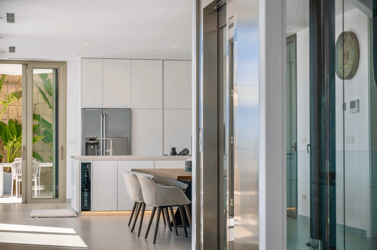 Uitzonderlijke Luxe Villa in Moraira – Waar Design, Technologie en Zeezicht Samenkomen