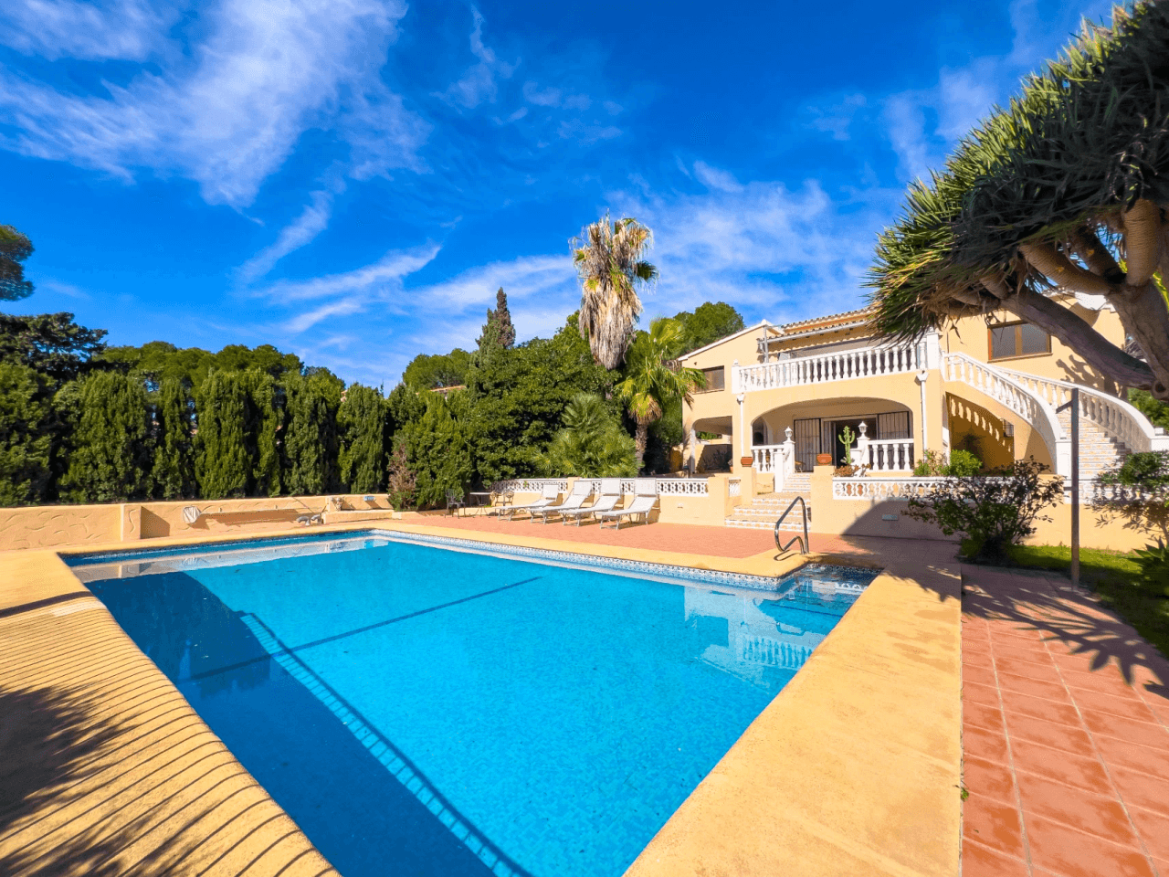 Zeezicht Villa te koop in Moraira op loopafstand van het centrum