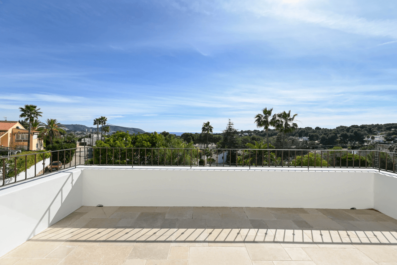 Exclusieve designvilla in Moraira met luxe buitenleven en panoramisch uitzicht