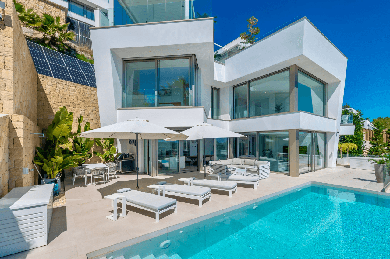 Uitzonderlijke Luxe Villa in Moraira – Waar Design, Technologie en Zeezicht Samenkomen