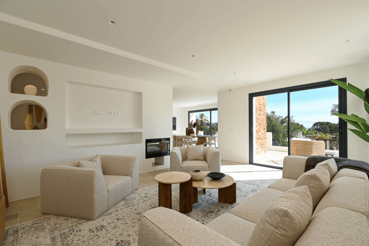Exclusieve designvilla in Moraira met luxe buitenleven en panoramisch uitzicht